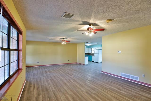 Building Photo - 501 N La Salle Dr