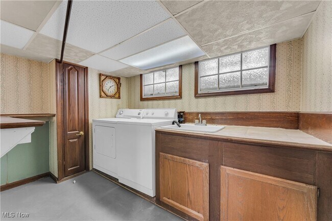 Building Photo - 5807 Orchard Ave