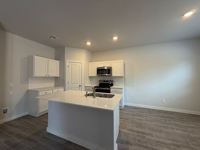 Building Photo - New Construction 3 Bedroom, 2 Bathroom on  1.18 Acre Lot!