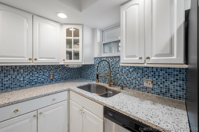 Building Photo - 3570 S Ocean Blvd