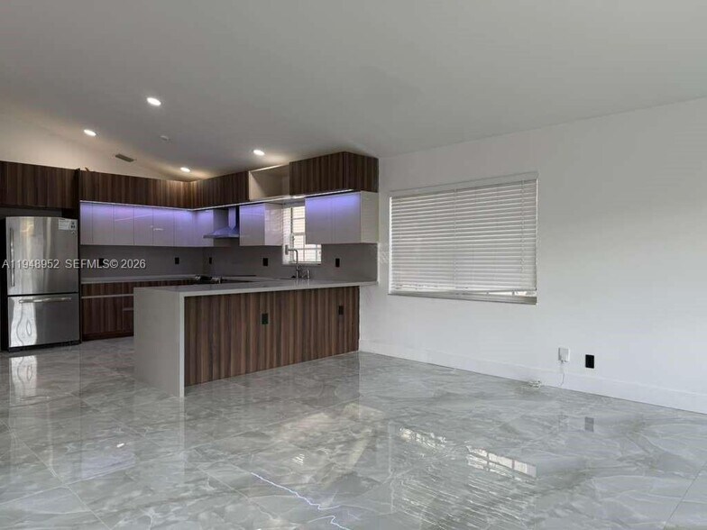 Building Photo - 189 Cameron Dr