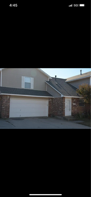 Primary Photo - 921 Rambling Oaks Dr