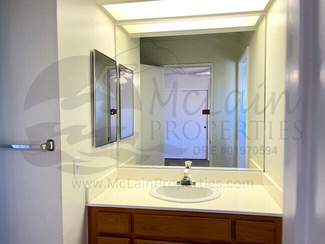 Building Photo - RE: Spacious End-Unit Townhome in Gated Chapala Community, Eastlake