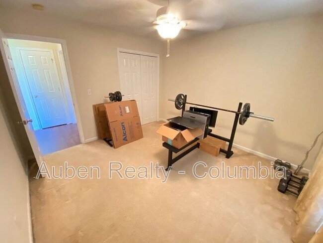 Building Photo - 109 Travertine Crossing