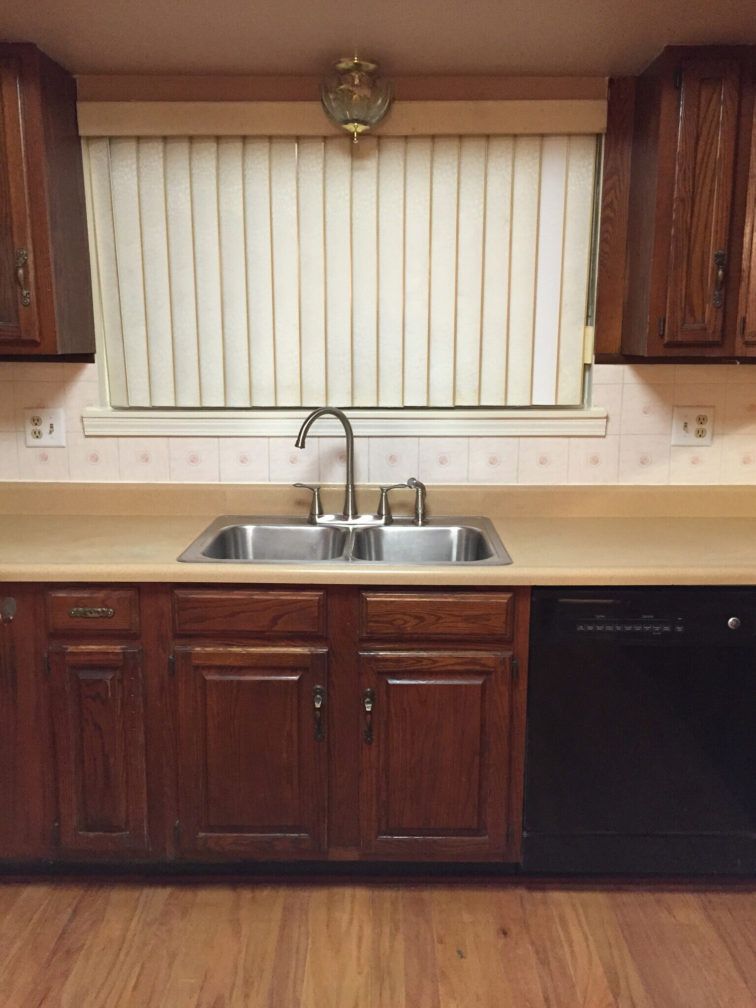 Building Photo - 2928 Belcher Dr