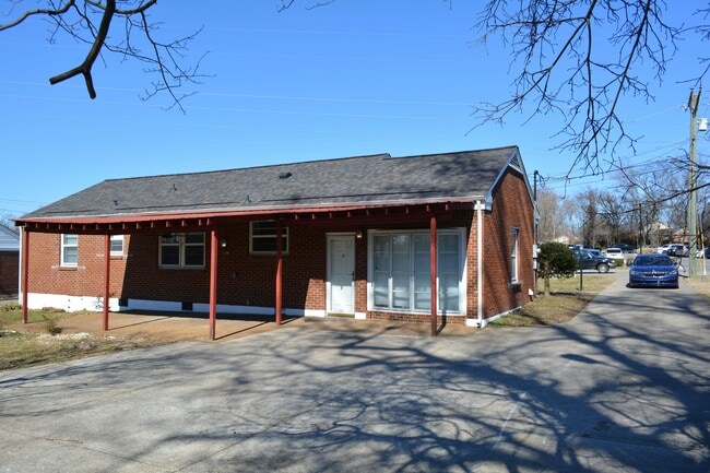 Building Photo - 2807 Emery Dr