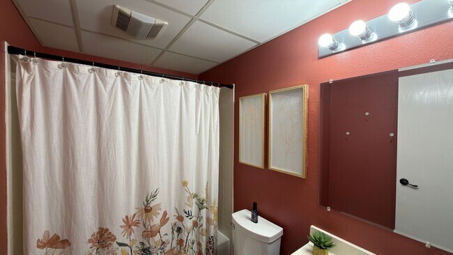 Building Photo - 1618 Faraday Cir