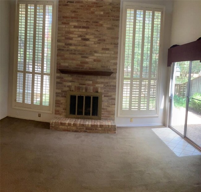 Building Photo - 8226 Summer Side Dr