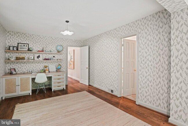 Building Photo - 5320 Albemarle St