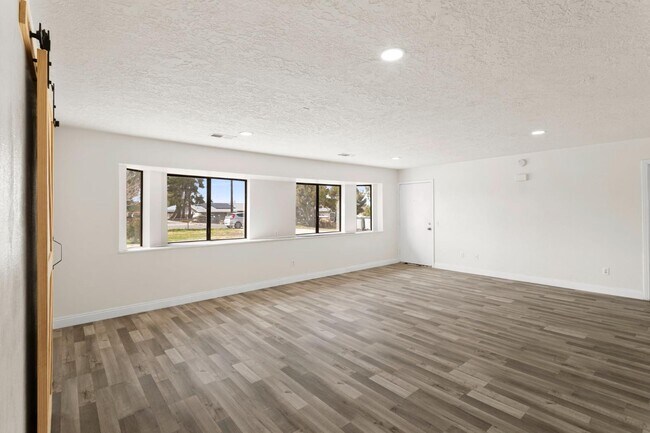 Building Photo - 7349 Jenkins Ave