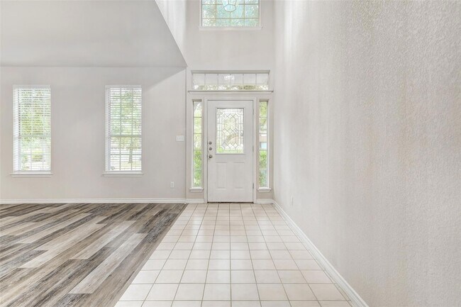 Building Photo - 13220 Darwin Ln