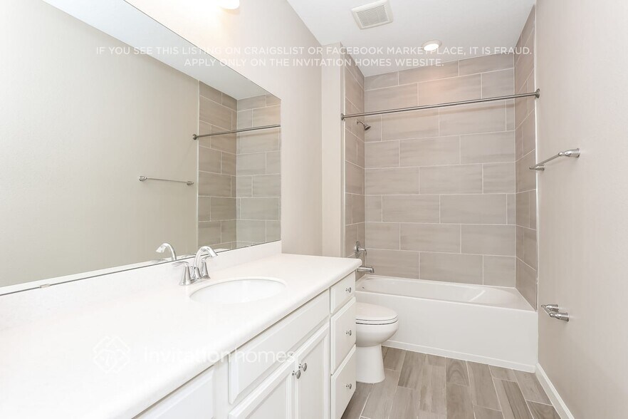 Building Photo - 10051 Lemon Grass Ln