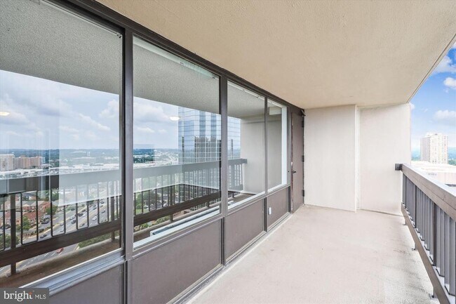 Building Photo - 3701 S George Mason Dr