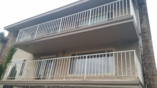 Building Photo - H134563B