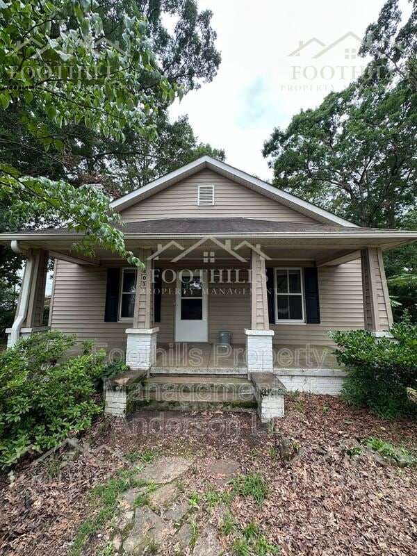Building Photo - 403 Lewis St