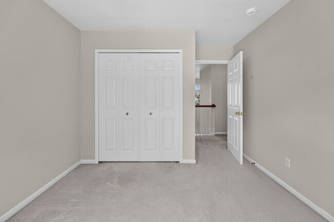 Building Photo - 392 Sedgewood Ln
