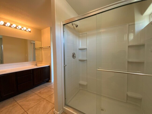 Building Photo - 4 Bedroom Home Available in Juan Tabo Hills!