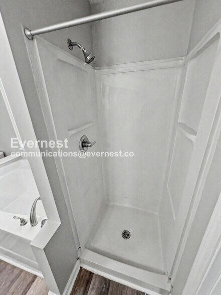 Building Photo - 1510 Marshall Ln SE