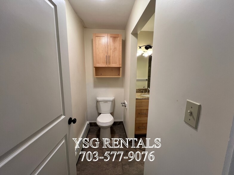 Building Photo - 4 Romar Ter