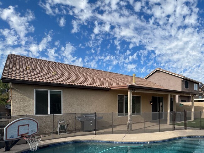 Building Photo - 4 Bedroom Home W/ Pool Available in Tatum Ridge Near Jomax Rd & N Tatum Blvd!