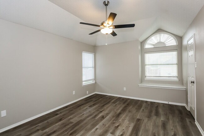 Building Photo - 524 Timber Way Dr