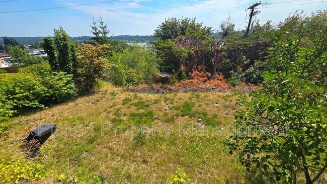 Building Photo - 8671 Silverdale Way NW