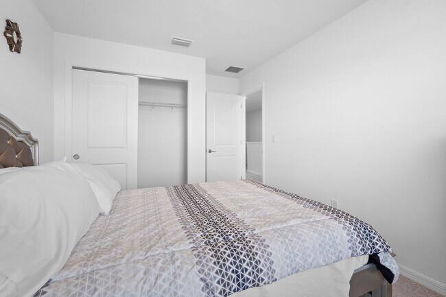 Building Photo - Beautifull Furnished Townhome - Nokomis - ...