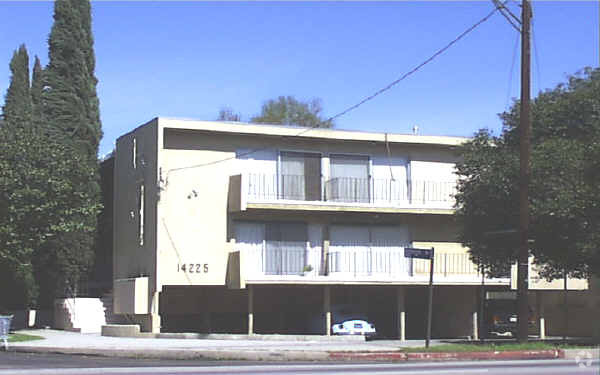Building Photo - 14225 Burbank Blvd