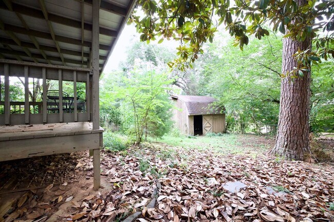 Building Photo - 1030 Cumberland Dr