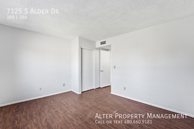 Building Photo - 7125 S Alder Dr