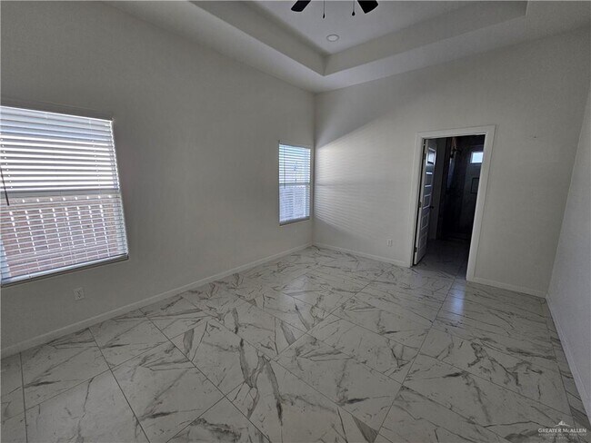 Building Photo - 8 N Revolution St