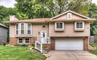 Building Photo - Bellevue Home For Rent!