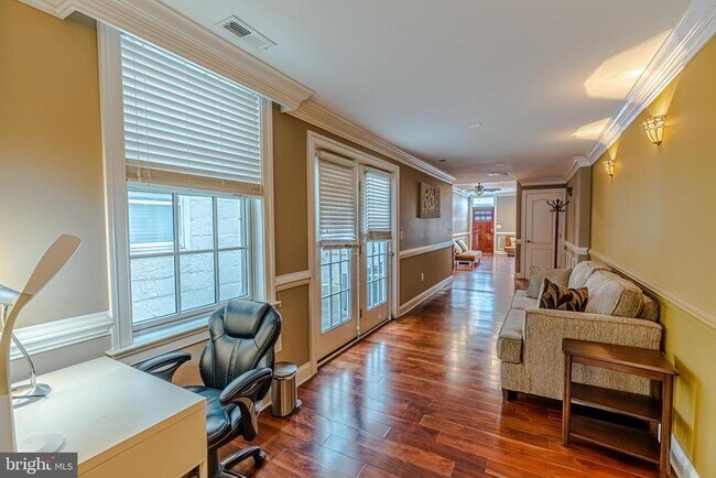 Building Photo - 316 Albemarle St