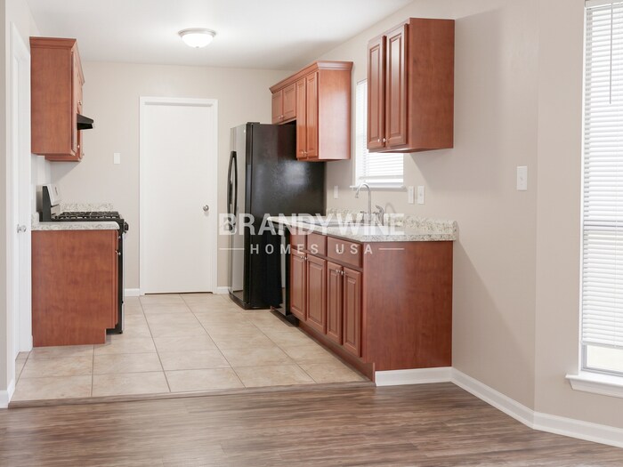 Building Photo - 7272 Indian Hill Trail