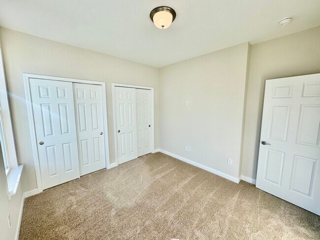 Building Photo - Discover Coastal Living at Its Finest in Marketview, Market Common – Now Leasing!
