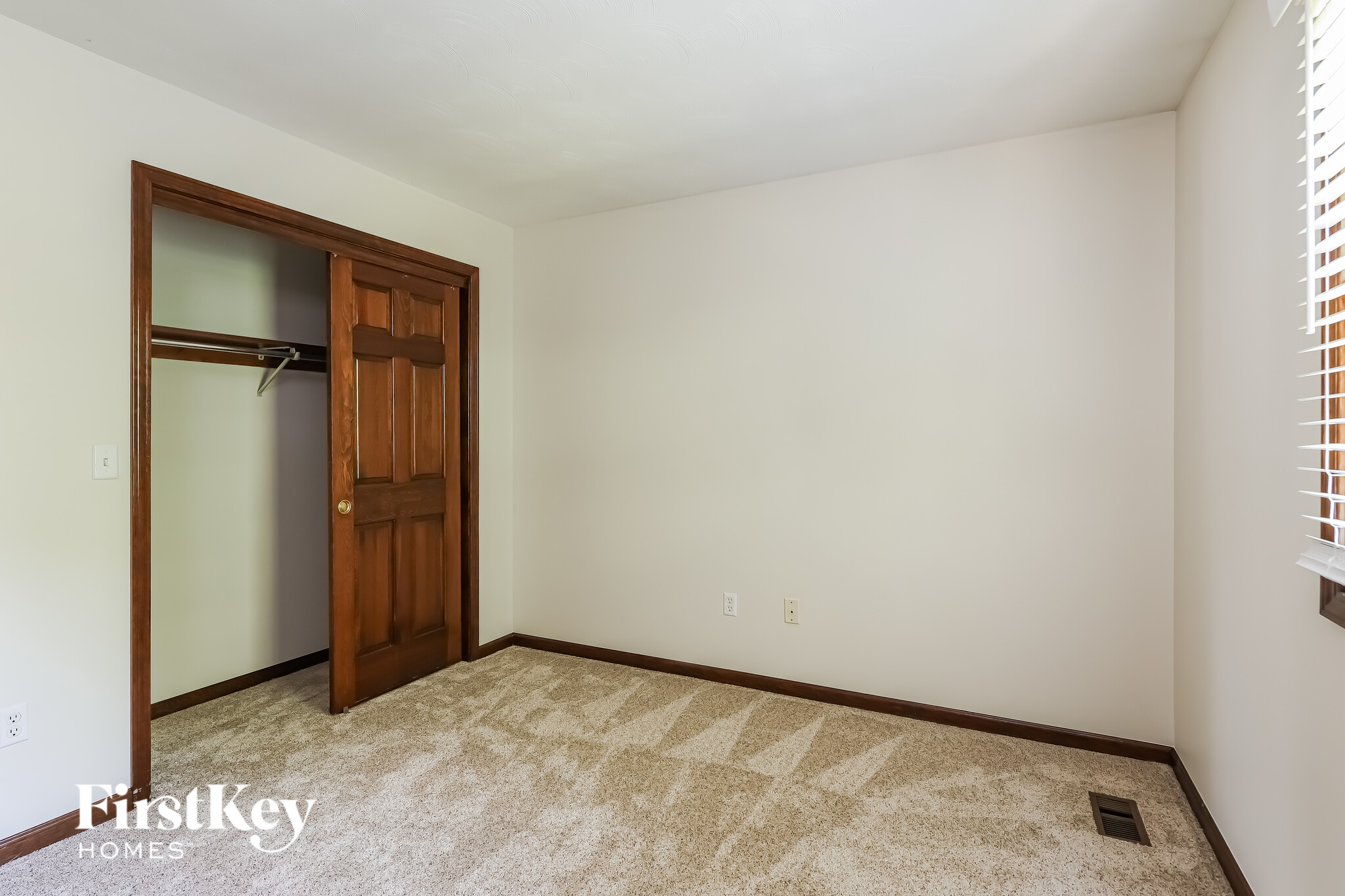 Building Photo - 581 Brightstone Dr