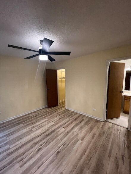 Building Photo - 2028 N Rand Rd