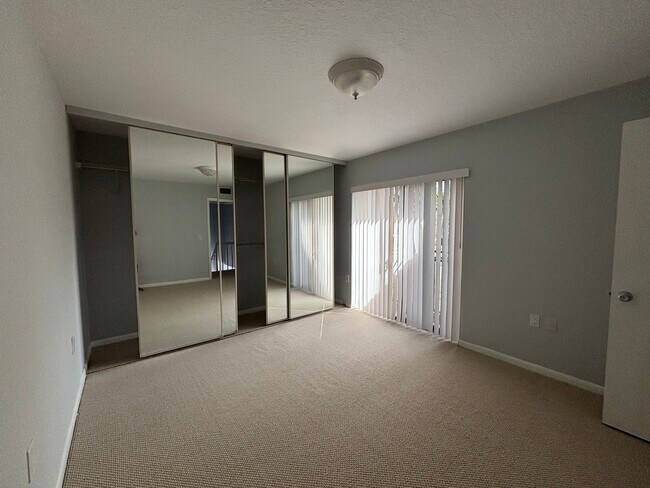 Building Photo - 1116 11th Ln