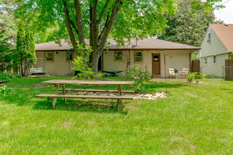 Building Photo - 4318 Benjamin St NE