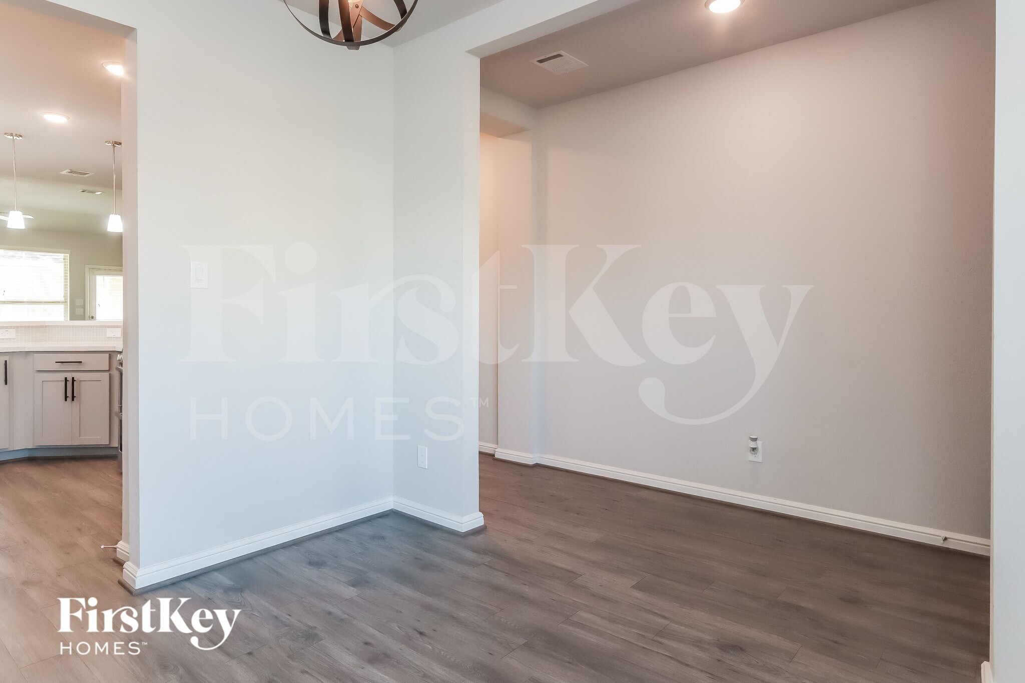 Building Photo - 4820 La Piedra Ln