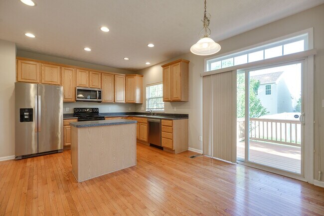 Building Photo - 3594 Armada Dr