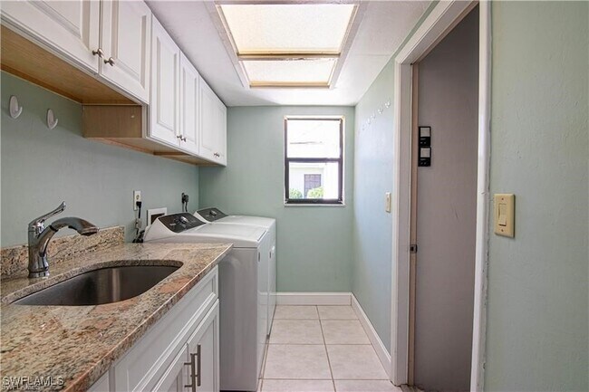 Building Photo - 6113 Deer Run