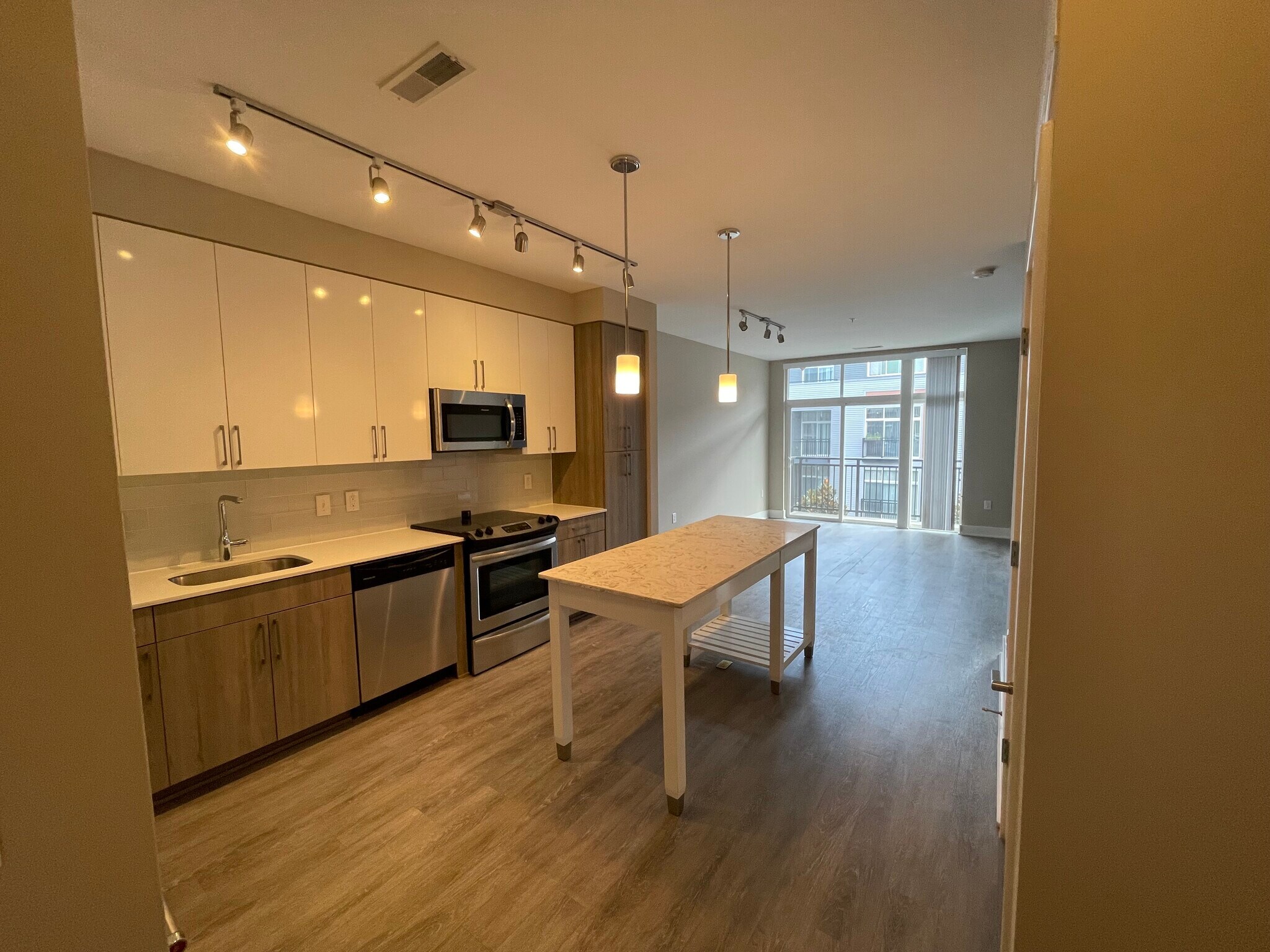 Building Photo - 145 Riverhaven Dr