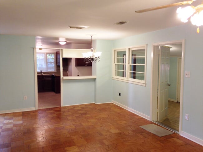 Building Photo - 343 S Fairfax Dr