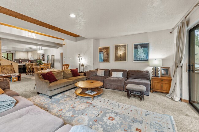 Building Photo - 18066 E Butte Ln