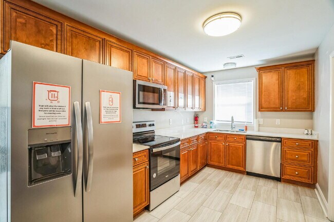 Building Photo - Stylish, Newly-Renovated Home in Raleigh with Great Location!