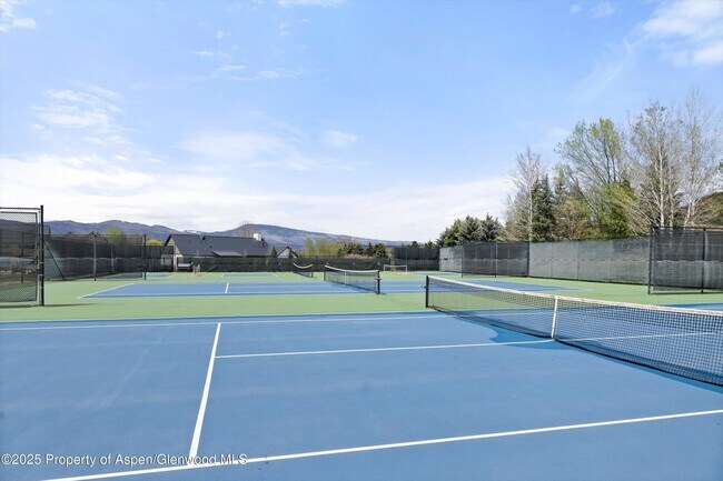 Building Photo - 160 Equestrian Way