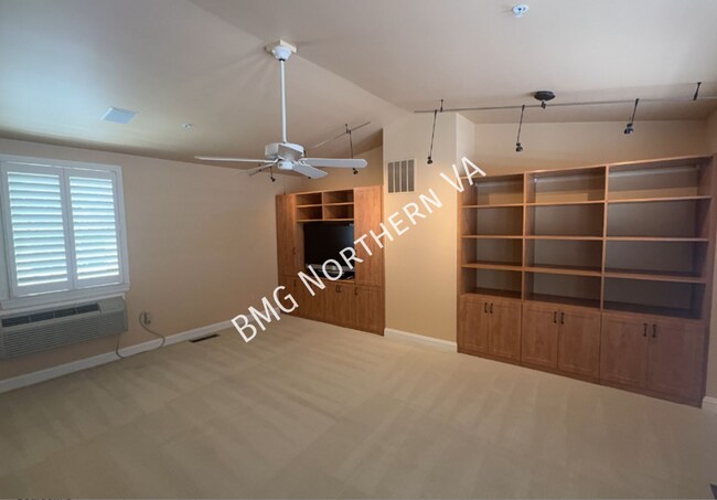 Building Photo - 12198 Chancery Station Cir