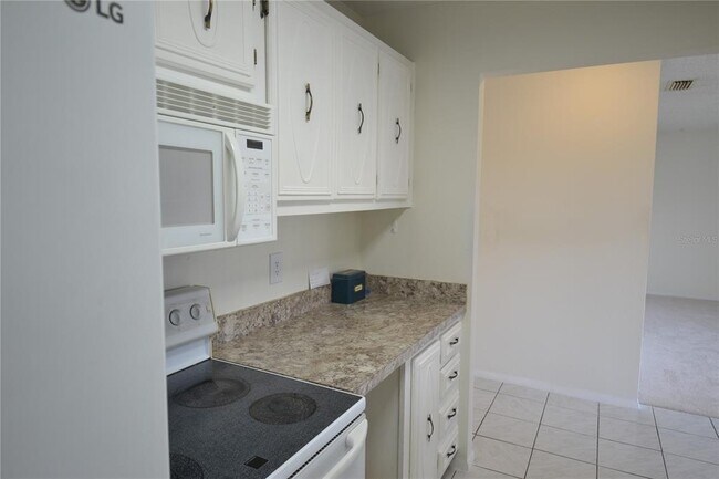 Building Photo - 329 Moorings Cove Dr