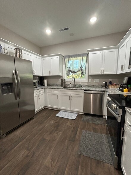 Building Photo - 699 Dorgan Ave
